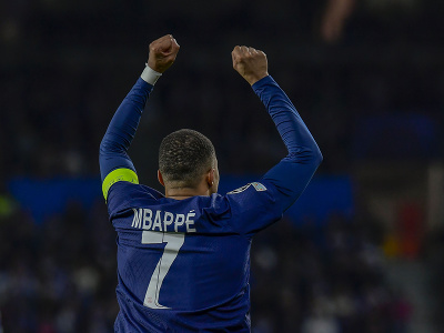 Kylian Mbappé oslavuje gól v osemfinále Ligy majstrov