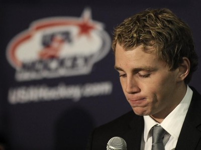 Patrick Kane číta svoje
