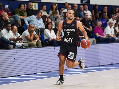 Na snímke český basketbalista