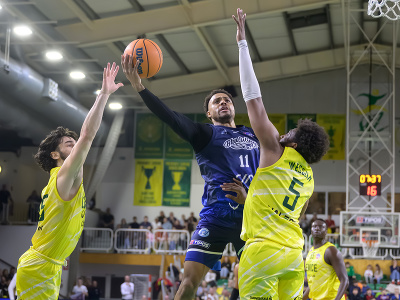 Na snímke zľava William Glen Carius (Levice), Dimitrius Paul Underwood (Nitra) a Keith Andre Wesson (Levice)