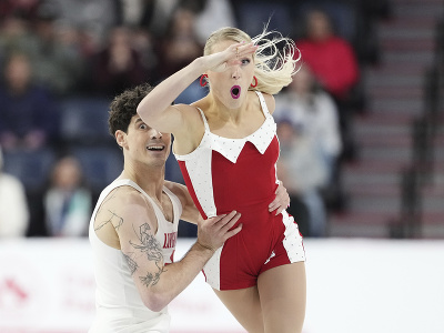Kanadskí tanečníci na ľade Piper Gillesová a Paul Poirier