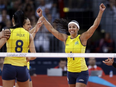 Paula Pequeno a Jaqueline
