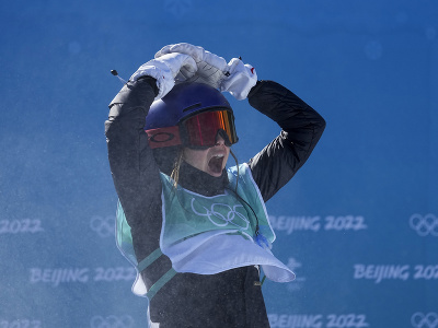  Domáca akrobatická lyžiarka Eileen Gu získala na ZOH 2022 v Pekingu zlatú medailu v utorňajšej súťaži Big Air