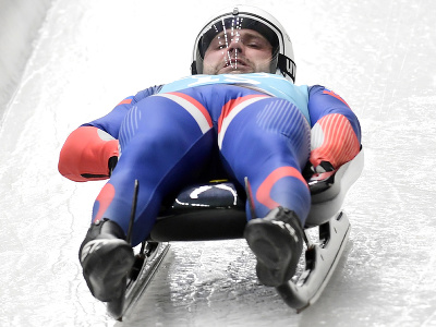Na snímke slovenský sánkár Jozef Ninis počas prvého tréningového kola pred začiatkom zimných olympijských hier v Pekingu