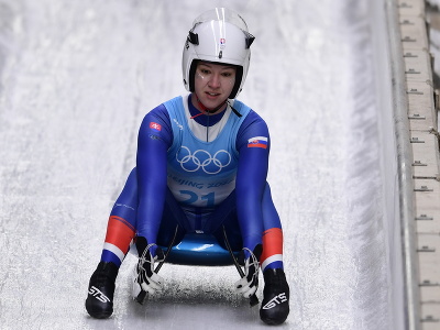 Na snímke slovenská sánkarka Katarína Šimoňáková počas 3. jazdy v súťaži jednotlivkýň v stredisku Jen-čching na ZOH 2022 v Pekingu 