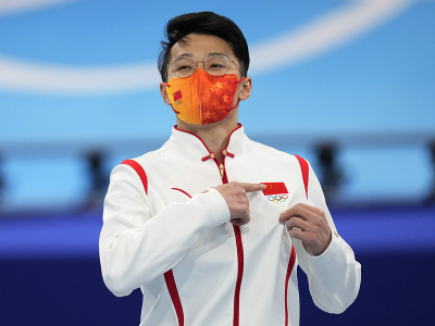 Čínsky šortrekár Žen C'-wej získal zlatú medailu v pretekoch na 1000 m na ZOH v Pekingu
