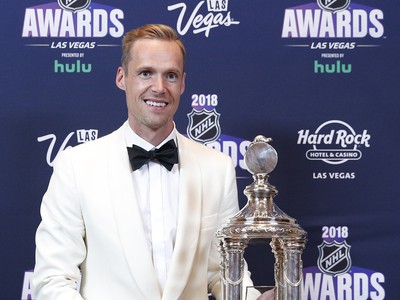 Pekka Rinne z Nashville Predators získal Vezinovu trofej pre najlepšieho brankára