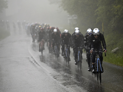 Na snímke pelotón cyklistov počas desiatej etapy pretekov Giro d'Italia zo Scandiana do Viareggio 