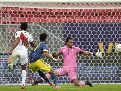 Luis Diaz strieľa svoj druhý gól v zápase o 3. miesto proti Peru