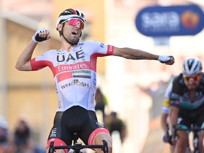 Diego Ulissi oslavuje svoje víťazstvo v 2. etape Giro d'Italia  