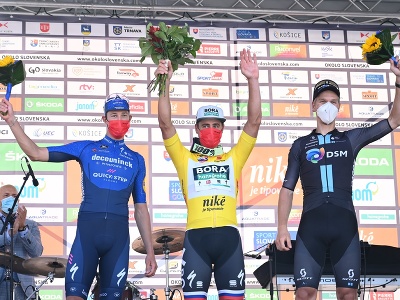 Peter Sagan (Bora Hansgrohe) oslavuje na pódiu celkové víťazstvo po 4. etape 65. ročníka pretekov Okolo Slovenska