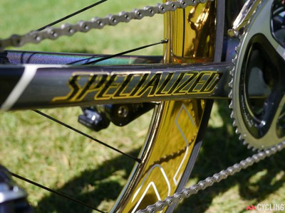 Špeciálny bicykel Petra Sagana so zlatými kolesami
