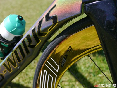Špeciálny bicykel Petra Sagana so zlatými kolesami