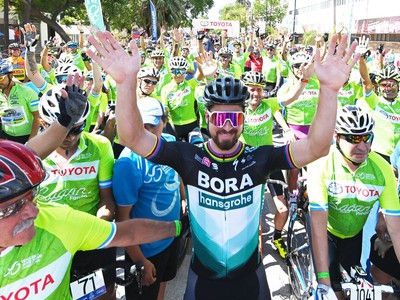 Peter Sagan sa vydal s piatimi stovkami cyklistických nadšencov trať podujatia Sagan Fondo