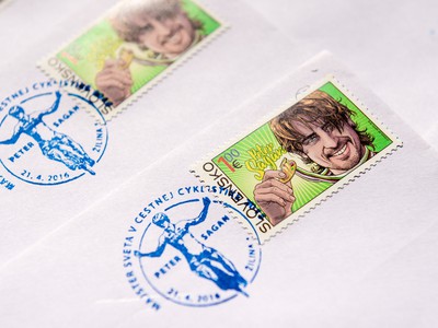 Poštová známka s podobizňou cyklistu Petra Sagana
