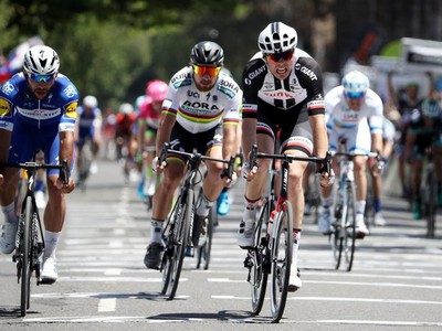 Peter Sagan (v strede) sa etapového triumfu v Kalifornii nedočkal ani v záverečnej etape