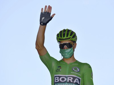 Peter Sagan v zelenom drese pred začiatkom etapy