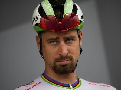 Na snímke slovenský cyklista Peter Sagan z tímu Total Energies čaká na štart tretej etapy pretekov Toud de France z Amorebieta-Etxano do Bayonne