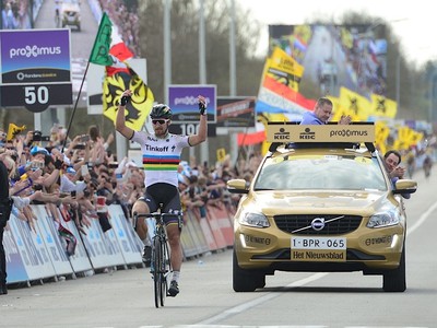 Peter Sagan po famóznom výkone vyhral jubilejné 100. preteky Okolo Flámska