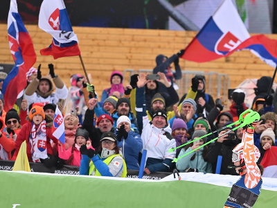 Petra Vlhová sa teší v cieli po víťazstve v slalome Svetového pohára