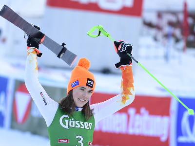 Petra Vlhová v cieli pretekov obrovského slalomu v Lienzi