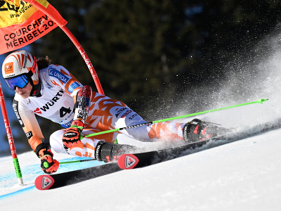 Slovenská lyžiarka Petra Vlhová na trati počas 1. kola obrovského slalomu na MS v alpskom lyžovaní vo francúzskom stredisku Courchevel-Méribel