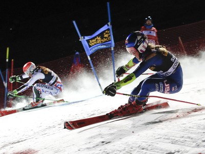 Slovenská lyžiarka Petra Vlhová a Mikaela Shiffrinová vo finále