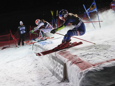 Slovenská lyžiarka Petra Vlhová a Mikaela Shiffrinová vo finálae