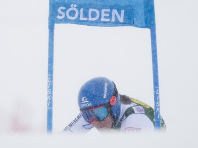 Na snímke slovenská reprezentantka Petra Vlhová v prvom kole obrovského slalomu žien SP v alpskom lyžovaní v rakúskom Söldene