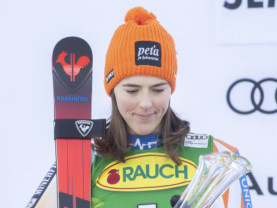 Petra Vlhová oslavuje druhé miesto po obrovskom slalome v Semmeringu