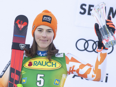 Petra Vlhová oslavuje druhé miesto po obrovskom slalome v Semmeringu