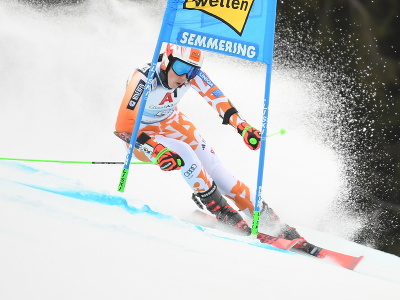 Na snímke slovenská lyžiarka Petra Vlhová v prvom kole obrovského slalomu žien Svetového pohára v alpskom lyžovaní v rakúskom Semmeringu 
