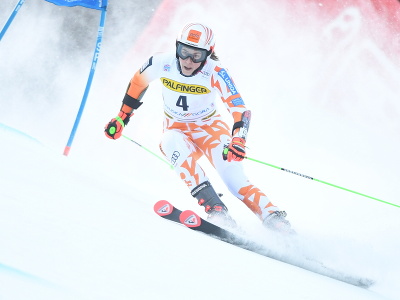 Na snímke slovenská lyžiarka Petra Vlhová v 1. kole v obrovskom slalome žien Svetového pohára v alpskom lyžovaní v slovinskej Kranjskej Gore