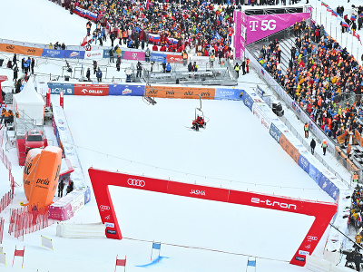 Na snímke diváci počas prvého kola obrovského slalomu žien v rámci Svetového pohára v alpskom lyžovaní v Jasnej 20. januára 2024