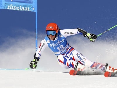 Petra Vlhová na trati 1. kola obrovského slalomu SP žien v talianskom Kronplatzi