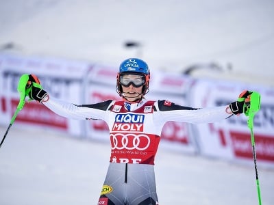 Petra Vlhová sa raduje z triumfu v slalome