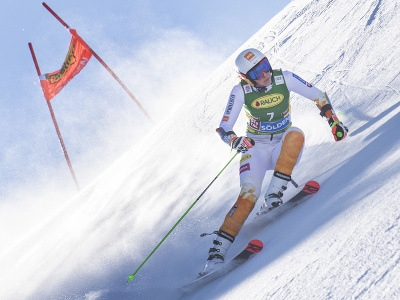 Slovenská lyžiarka Petra Vlhová počas prvého kola  obrovského slalomu, ktorým odštartovala nová sezóna Svetového pohára alpských lyžiarok