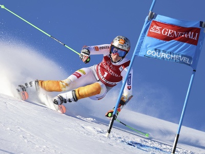 Slovenská lyžiarka Petra Vlhová počas 1. kola obrovského slalomu Svetového pohára vo francúzskom stredisku Courchevel