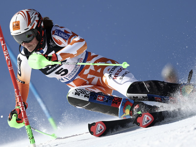 Na snímke slovenská lyžiarka Petra Vlhová na trati počas 1. kola slalomu na MS v alpskom lyžovaní vo francúzskom stredisku Courchevel-Méribel 