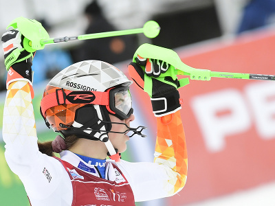 Na snímke víťazná slovenská lyžiarka Petra Vlhová v cieli 2. kola slalomu žien Svetového pohára v alpskom lyžovaní v slovinskej Kranjskej Gore