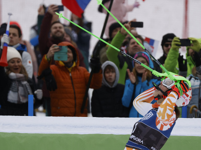 Petra Vlhová oslavuje víťazstvo v slalome v Kranjskej Gore