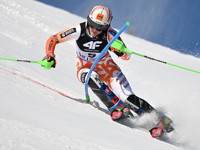 Na snímke slovenská lyžiarka Petra Vlhová na trati počas 1. kola slalomu na MS v alpskom lyžovaní vo francúzskom stredisku Courchevel-Méribel