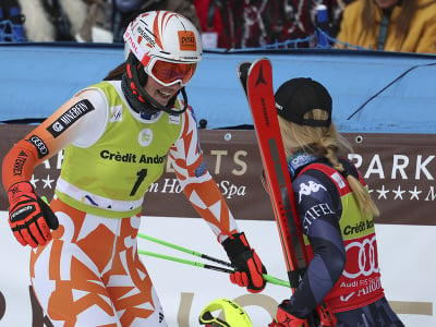 Slovenská lyžiarka Petra Vlhová sa raduje po triumfe v záverečnom slalome sezóny v Soldeu