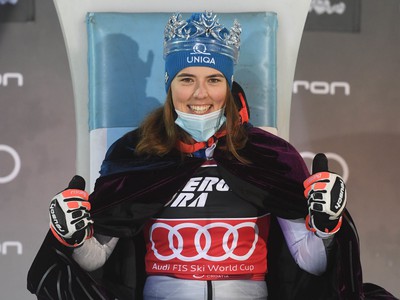 Slovenská lyžiarka Petra Vlhová sa teší z víťazstva v slalome žien Svetového pohára v alpskom lyžovaní v Záhrebe