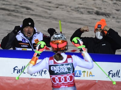 Slovenská lyžiarka Petra Vlhová sa teší po triumfe v utorkovom slalome Svetového pohára alpských lyžiarok v Záhrebe v utorok 4. januára 2022.