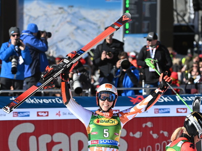 Petra Vlhová sa teší z tretieho miesta v obrovskom slalome Svetového pohára v rakúskom Söldene