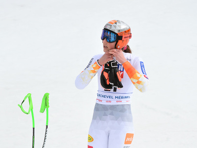 Slovenka Petra Vlhová reaguje v cieli  štvrtkového finále super-G Svetového pohára alpských lyžiarok vo francúzskom stredisku Courchevel/Meribel 17. marca 2022.
