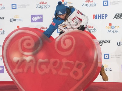 Na snímke slovenská lyžiarka Petra Vlhová počas žrebovania pred sobotňajšími pretekmi Svetového pohára