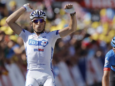 Pierrick Fedrigo, za ním Christian Vande Velde