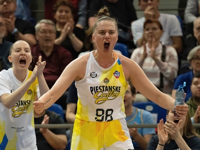 Vanda Kozáková sa raduje